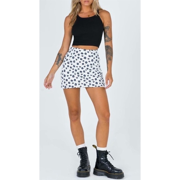 Princess Polly Maisy Hill Floral Mini Skirt Size 8 - Picture 7 of 7